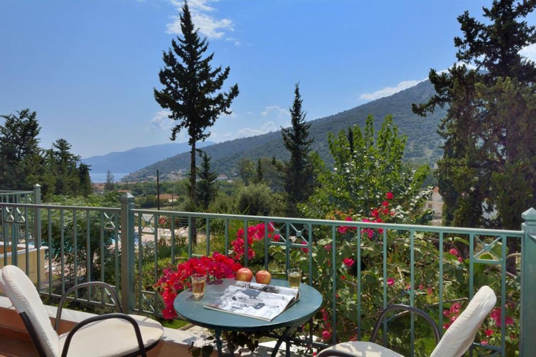 Vivi'S Apartments Agia Efimia ภายนอก รูปภาพ