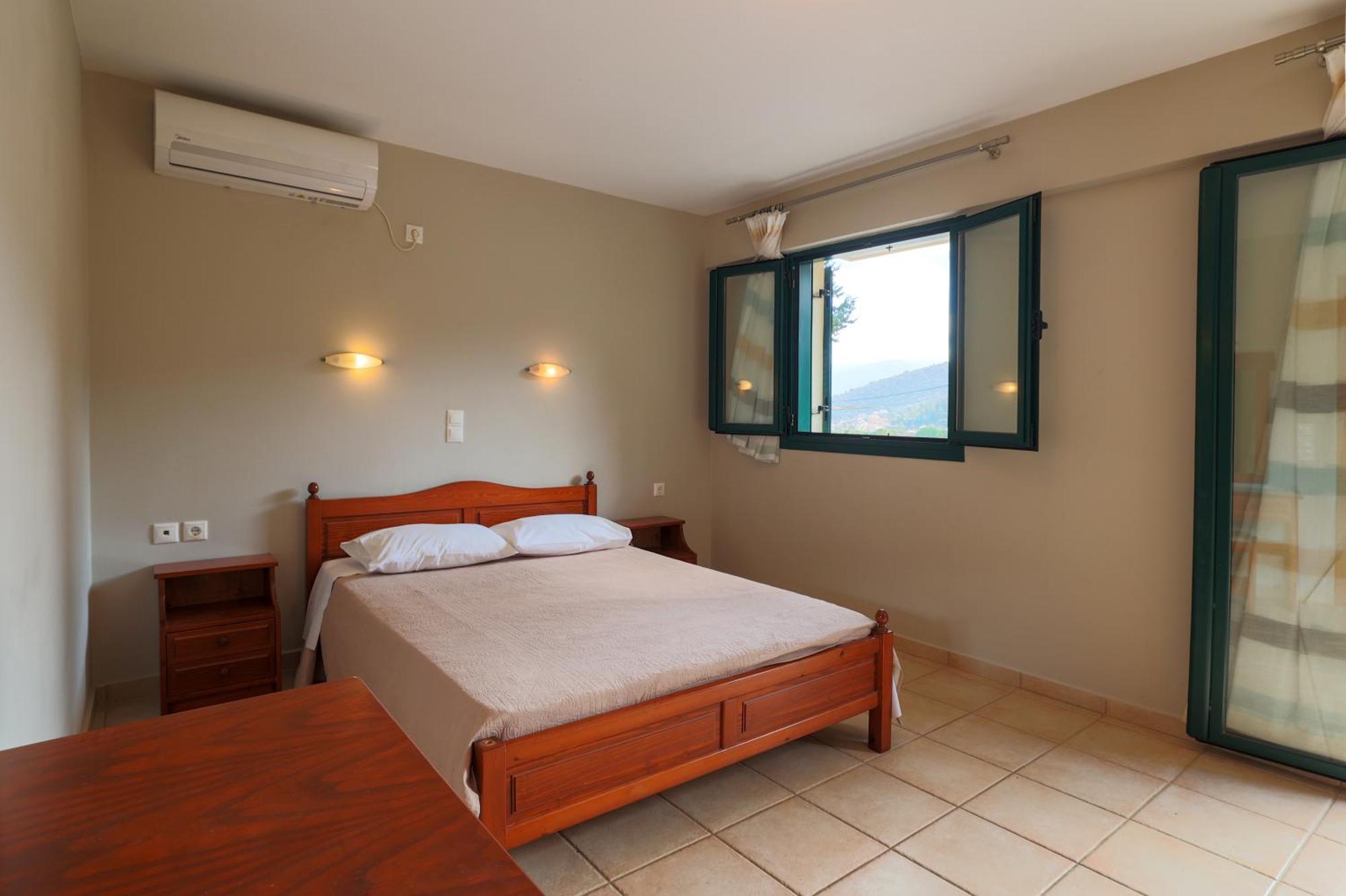 Vivi'S Apartments Agia Efimia ภายนอก รูปภาพ