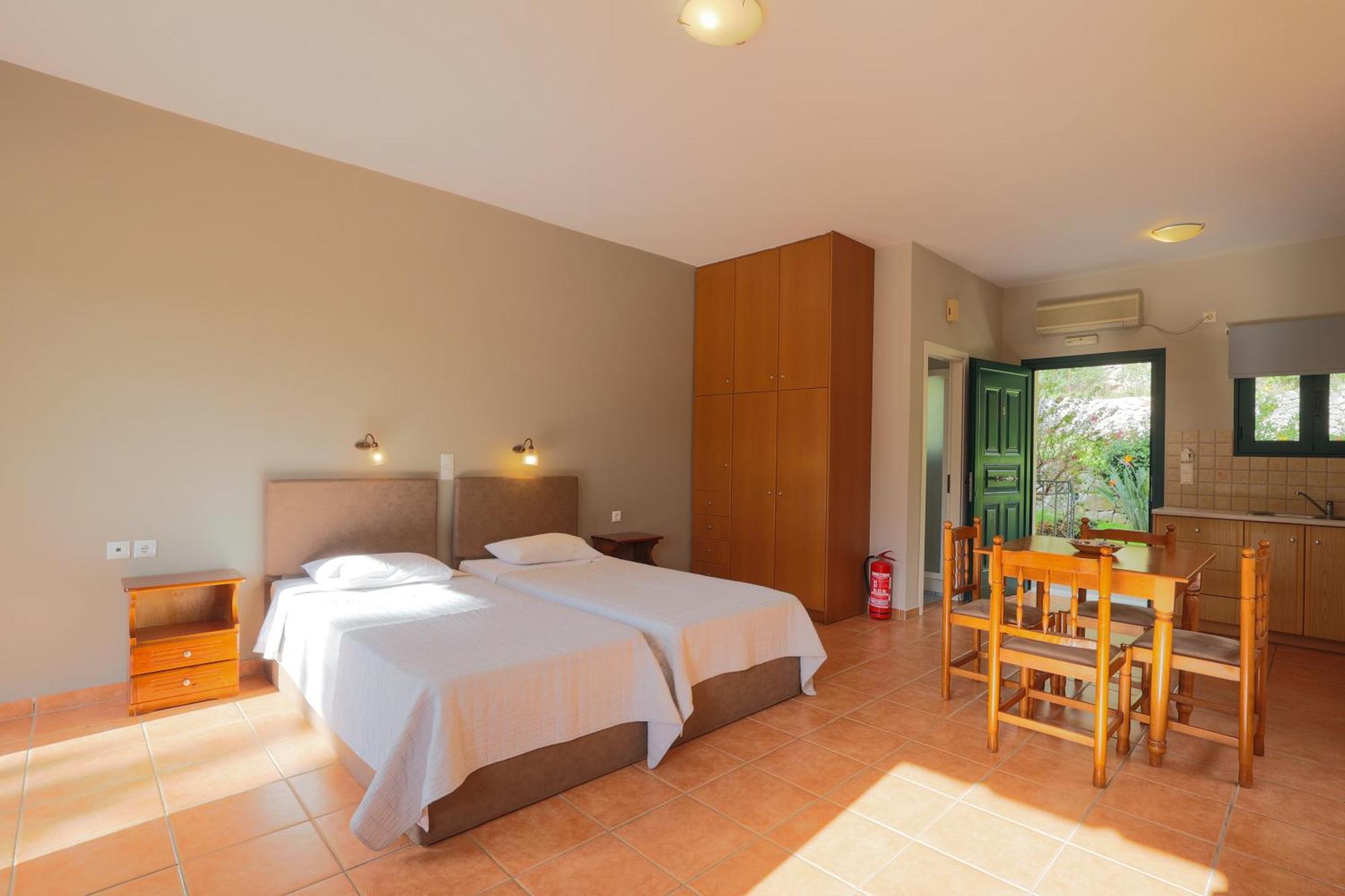 Vivi'S Apartments Agia Efimia ภายนอก รูปภาพ