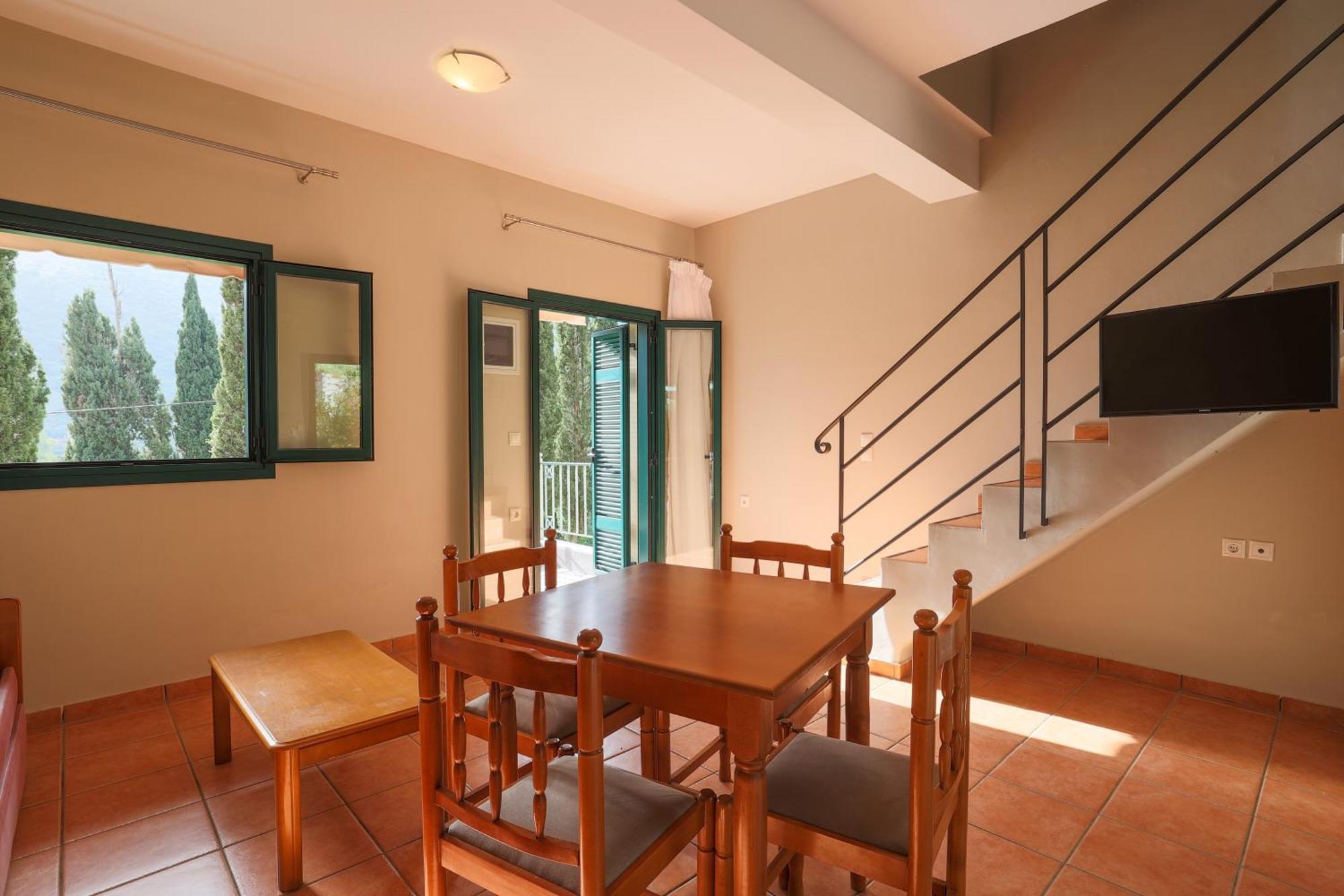 Vivi'S Apartments Agia Efimia ภายนอก รูปภาพ