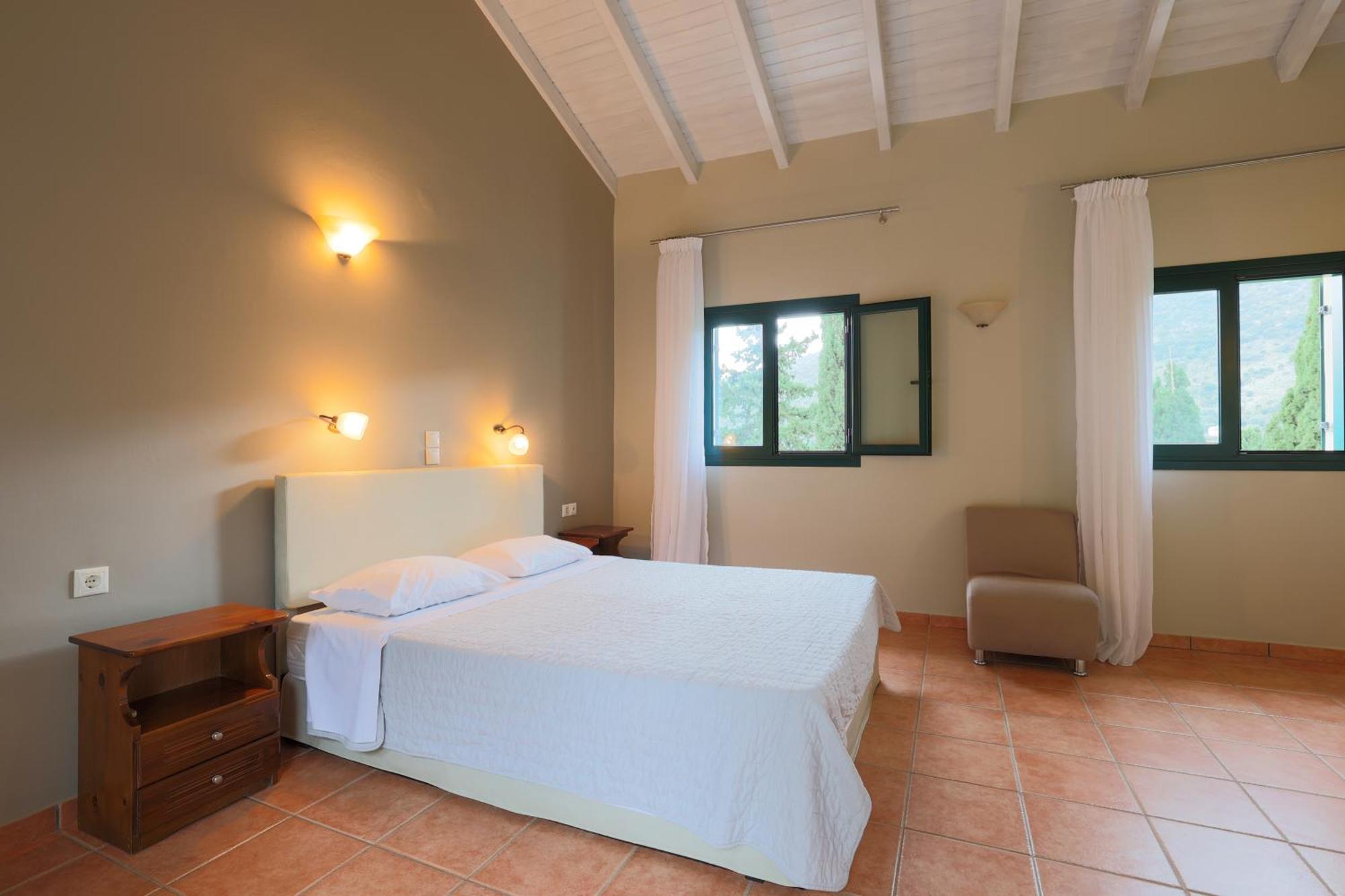 Vivi'S Apartments Agia Efimia ภายนอก รูปภาพ